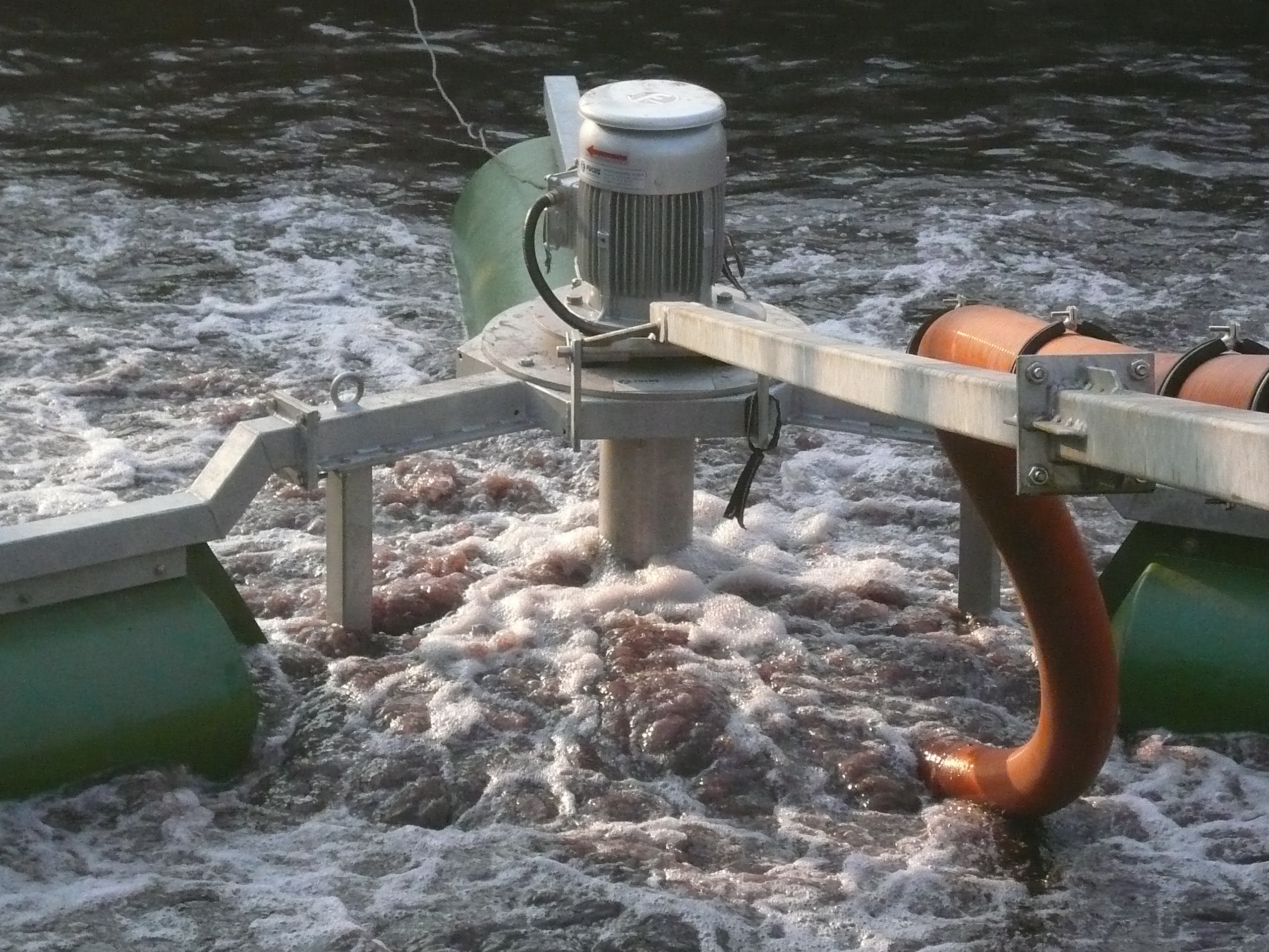 Centrox Begaser auf Schwimmer in Indien