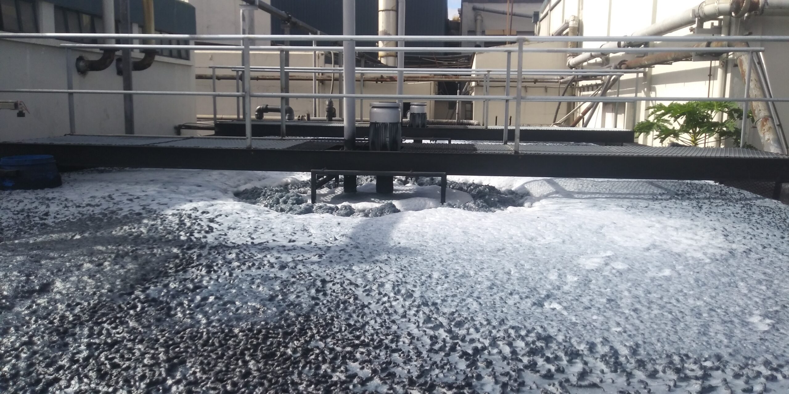Centrox Begaser an einer Maschinenbrücke